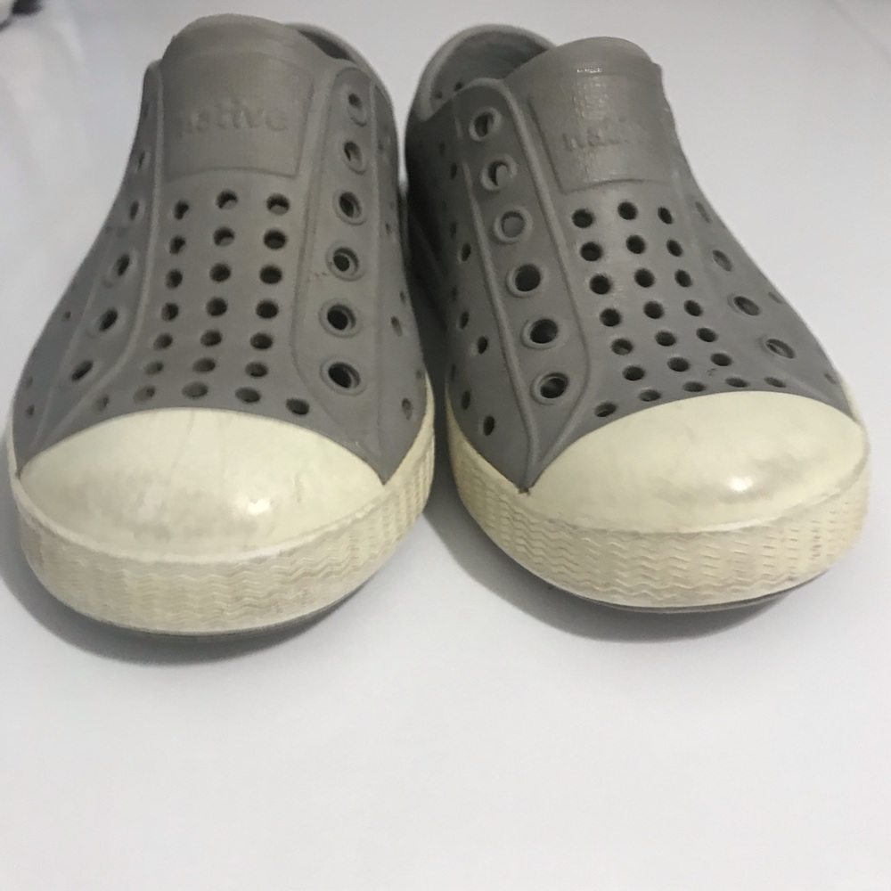 Native Shoes Gray & White C7 Toddler